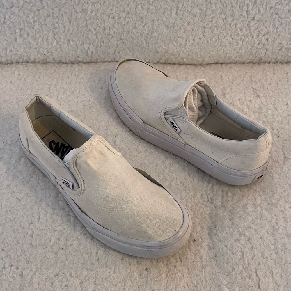 White Slip on Vans Extra Low Top